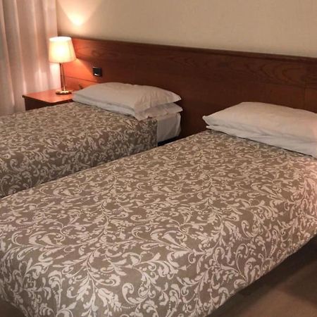 Hotel Select ซานติลาริโอ เดนซา ภายนอก รูปภาพ