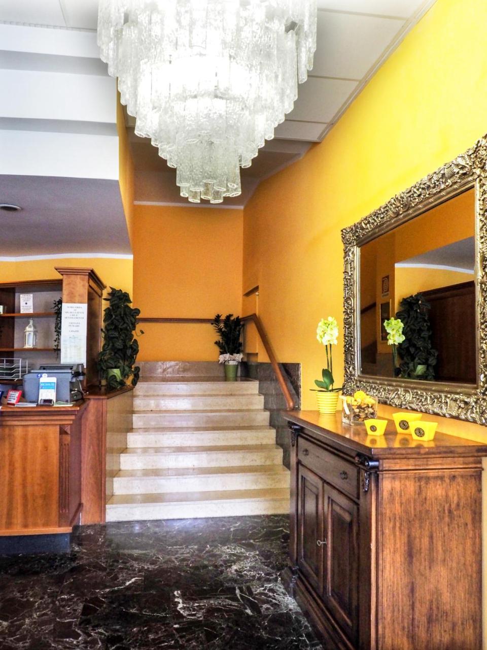 Hotel Select ซานติลาริโอ เดนซา ภายนอก รูปภาพ